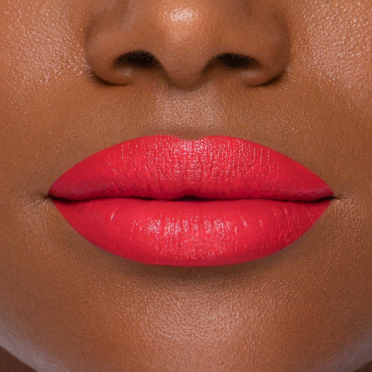LADY BOLD LIPSTICK  (LABIAL CREMOSO)